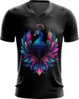 Camiseta Gola V de Pavão Colorido Neon Vetor 9