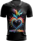 Camiseta Gola V do Orgulho LGBT Coração Amor 16