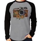 Camiseta Raglan Máquina Fotográfica Vintage e Flores Manga Longa - Foca na Moda