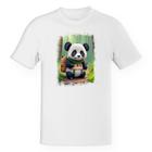 Camiseta Unissex Urso panda aventureiro