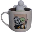 Caneca Baby Yoda E Mandaloriano Com Boneco Infusor Chá Cerâmica 350 ml Oficial Star Wars - Zona Criativa