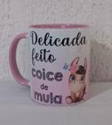 Caneca de cerâmica alça e interior rosa mulinha