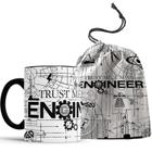Caneca Trust Me I'm An Engineer com o saquinho