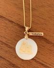 Colar Yorkshire Acrílico Madrepérola - Banho Ouro 18k