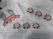Combo Toalha de Banho e Rosto com Tapete Bordada Linha Spring Rosas White
