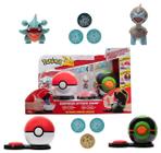 Conjunto 2 Pokébolas de Ataque Surpresa Com 2 Mini Figuras Pokémon - Gible e Deino - Sunny