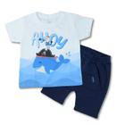 Conjunto curto infantil camiseta meia malha branco estampado baleia pirata e shorts em moletinho azul marinho liso com bolso