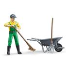 Conjunto de bonecos Bruder Farmer com carrinho de mão, ancinho e garfo de 11 cm