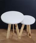 Conjunto de duas mesas em MDF.