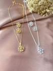Conjunto neve com detalhe em strass