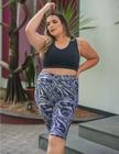 Conjunto Plus Size com Bermuda Ciclista Estampada e Top Preto sem Bojo 