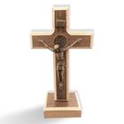 Crucifixo De Mesa Com Medalha De São Bento 13cm de Madeira