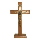 Crucifixo P/ Mesa/Parede Em Madeira C/ Medalha De São Bento Em Metal Nas Cores Ouro/Prata/Onix 28cm