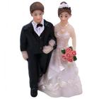 Enfeite Casal Noivos Noiva Segurando Buquê De Flores 6.5cm