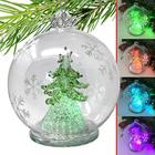Enfeite de Natal LED datado de 2022 com uma árvore de Natal com flocos de neve de glitter pintados à mão Luzes que mudam de cor - Inclui um temporizador de 6 horas
