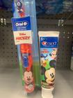 Escova de dente Mickey Disney Oral B e pasta de dente Mickey Disney
