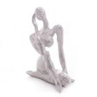 Escultura Decorativa Alongamento em Resina Prata 21x8,5cm Wolff