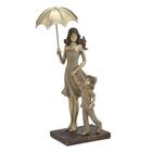 Escultura Mãe Com Filho e Guarda Chuva Decorativa