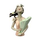 Escultura Mulher Em Poliresina Borboletas Rosa - 31x21,5x14,5cm - Escultura Clássica de Renome - Luxo com Estilo Tradicional! - Prime Home Decor