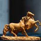 estatua cavalo duplo