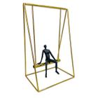 Estatueta Decorativa Mulher No Balanço Dourado 29,3Cm