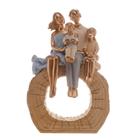 Figura Decorativa Royal Resina Família Dourado 18x8x27cm