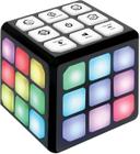 Flashing Cube Memória Eletrônica & Jogo Cerebral Jogo portátil 4 em 1 para crianças STEM Toy for Kids Boys and Girls Brinquedo de presente divertido para crianças de 6 a 12 anos