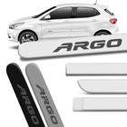 Friso Lateral Argo 2017 a 2024 Redondo Cor Original e com Grafia Modelo Universal Compatível