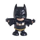 Homem Morcego Festa Geek Dança Incrível Com Boneco Batman