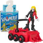 Imaginext Mini Boneco Arlequina + Veículo Slammers DC - Mattel GNN50