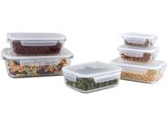 Conjunto de 6 potes de vidro retangulares com tampas herméticas brancas de tamanhos variados, exibindo diferentes tipos de alimentos armazenados.
