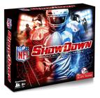 Jogo de tabuleiro Buffalo Games NFL Showdown com 32 equipes da NFL