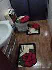 Jogo De Tapete Banheiro 3 Peças Frufru Flor vermelho + Caixa do vaso fundo algodão cru
