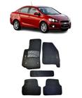 Jogo Tapete Carpete Chevrolet Sonic 2012 a 2014 Com Logo Bordado Preto-300.332PTO