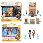 Kit 2 Sala Precisa + Bonecos 7Cm Harry Potter, Gina, Ron, Hermione Com Ptrono