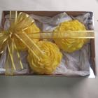 Kit 3 Velas Flor Grandes Aromáticas Amarelas Caixa Presente - Likare Home & Beauty
