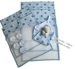Kit c/ 5 Saquinhos Maternidade em Tule com zíper e viés Diversas Estampas e Tags Bordados + Naninha com Pelucia