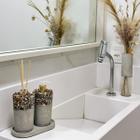 kit lavabo saboneteira e aromatizador com vaso de vidro flor