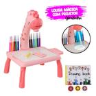 Lousa Mágica Girafa Rosa Transforme a Mesinha com Projetor Didático Apagador e 24 Desenhos Diferentes para Criar - Dute Toys