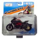 Maisto 2 Wheelers Moto 1:18 Ducati Diavel Carbon Preta