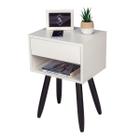 Mesa Cabeceira Off White Retro 60Cm Altura Pés Marrom Escuro