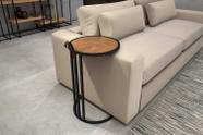mesa de apoio sofa redonda com detalhe em couro