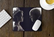 Mousepad Rainha Elizabeth e Sir Winston Churchill The Crown - Like Geek