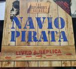 Navio Pirata - Livro e Réplica De Navio  - The Explores Guides - Vale das Letras