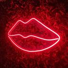 Painel Neon Led Kiss Beijo Boca Iluminação Vermelha 70cm X34cm