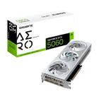 Placa de vídeo Gigabyte RTX 5060 AERO OC com sistema de três ventoinhas e caixa do produto ao fundo