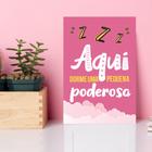 Placa MDF Infantil Frase Menina Pequena Poderosa 30x40cm