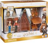 Playset e Bonecos Maginal Minis Three Broomsticks Harry Potter Coleção Wizarding World Sunny