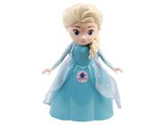 Boneca Princesas Disney Frozen Elsa Adventure Doll com Fantasia