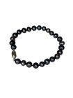 Pulseira de 18cm com pérolas negras de 5mm e fecho de tipo cilindro prateado com imã